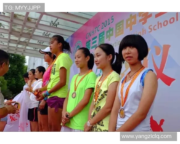 重庆网球队精英赛逆袭之旅展现团结拼搏精神与不屈意志 重庆网球队精英赛逆袭之旅展现团结拼搏精神与不屈意志